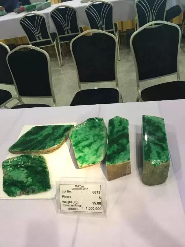 翡翠的原石在哪里,缅甸翡翠原石交易拍卖网-第37张图片-翡翠网 翡翠的原石在哪里,缅甸翡翠原石交易拍卖网-第37张图片-翡翠网