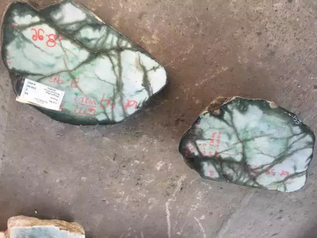 翡翠的原石在哪里,缅甸翡翠原石交易拍卖网-第60张图片-翡翠网 翡翠的原石在哪里,缅甸翡翠原石交易拍卖网-第60张图片-翡翠网