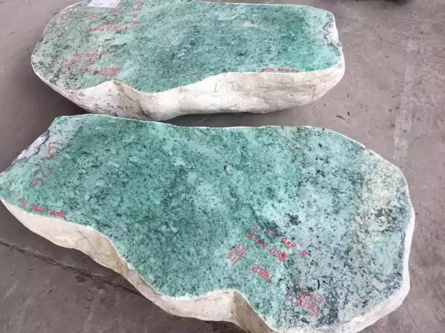 翡翠的原石在哪里,缅甸翡翠原石交易拍卖网-第67张图片-翡翠网 翡翠的原石在哪里,缅甸翡翠原石交易拍卖网-第67张图片-翡翠网