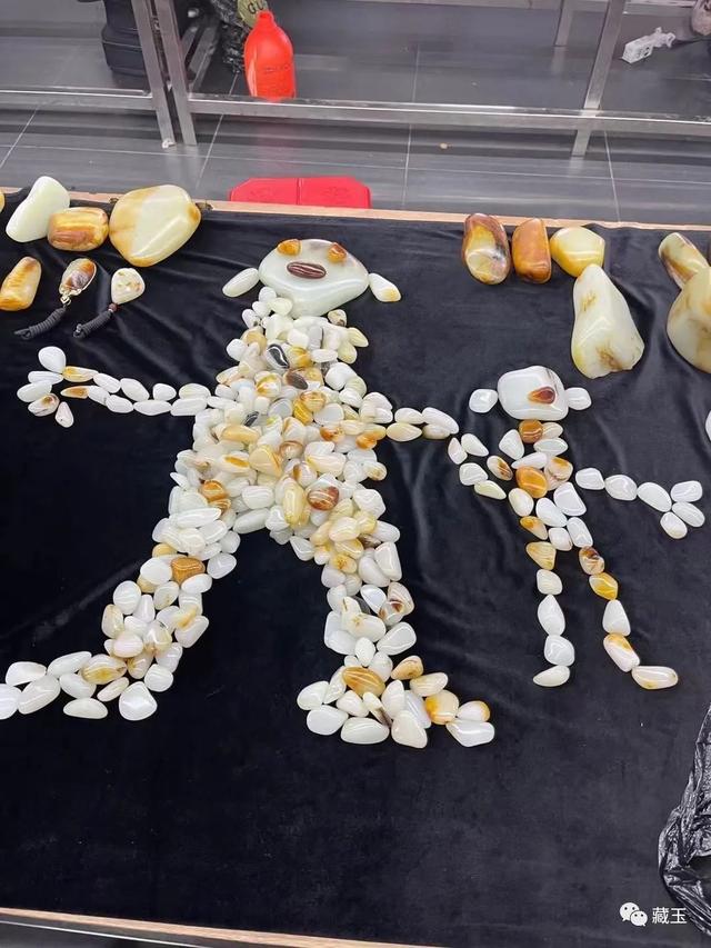 关于原石翡翠手串图片的信息-第5张图片-翡翠网 关于原石翡翠手串图片的信息-第5张图片-翡翠网