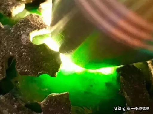 包含翡翠手镯透明好还是美女
好的词条-第4张图片-翡翠网 包含翡翠手镯透明好还是美女
好的词条-第4张图片-翡翠网