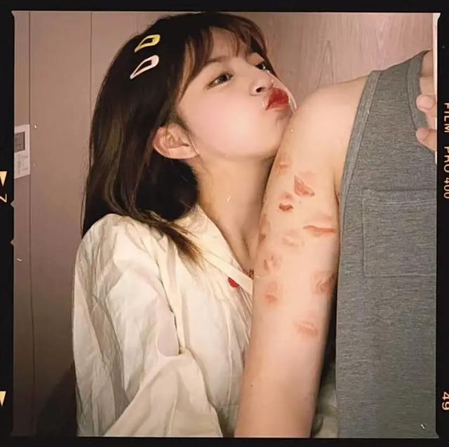 抖音黄v认证的条件是什么抖音怎么知道谁看过我-第16张图片-翡翠网 抖音黄v认证的条件是什么抖音怎么知道谁看过我-第16张图片-翡翠网