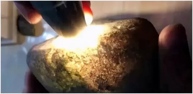 翡翠开采现场价格的简单介绍-第5张图片-翡翠网 翡翠开采现场价格的简单介绍-第5张图片-翡翠网