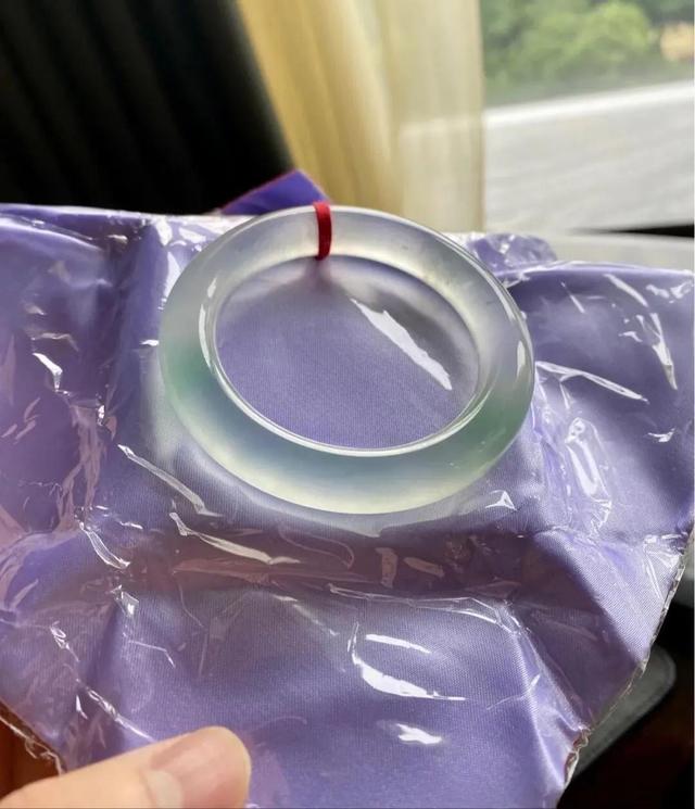 真正的三色翡翠翡翠手镯包装盒-第3张图片-翡翠网 真正的三色翡翠翡翠手镯包装盒-第3张图片-翡翠网