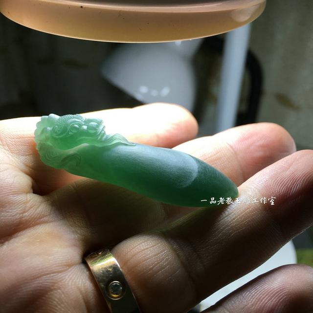 蓝水翡翠原石切开图片翡翠原石老蓝水-第12张图片-翡翠网 蓝水翡翠原石切开图片翡翠原石老蓝水-第12张图片-翡翠网