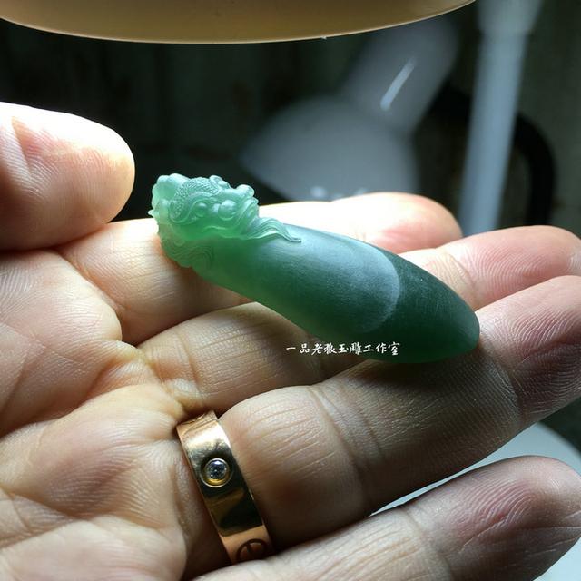 蓝水翡翠原石切开图片翡翠原石老蓝水-第14张图片-翡翠网 蓝水翡翠原石切开图片翡翠原石老蓝水-第14张图片-翡翠网