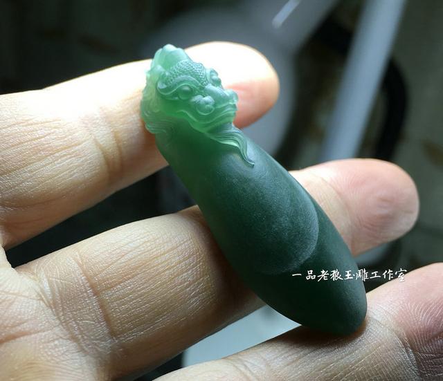 蓝水翡翠原石切开图片翡翠原石老蓝水-第16张图片-翡翠网 蓝水翡翠原石切开图片翡翠原石老蓝水-第16张图片-翡翠网