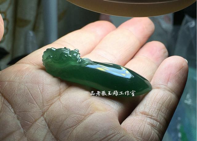 蓝水翡翠原石切开图片翡翠原石老蓝水-第17张图片-翡翠网 蓝水翡翠原石切开图片翡翠原石老蓝水-第17张图片-翡翠网