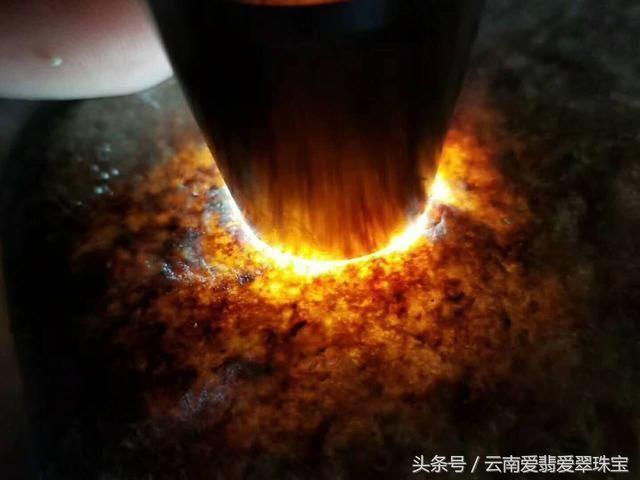 冰种翡翠现在什么价位,高冰种手镯料翡翠原石-第2张图片-翡翠网 冰种翡翠现在什么价位,高冰种手镯料翡翠原石-第2张图片-翡翠网