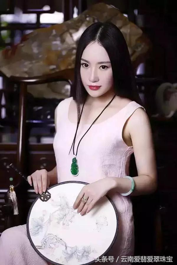 冰种翡翠现在什么价位,高冰种手镯料翡翠原石-第6张图片-翡翠网 冰种翡翠现在什么价位,高冰种手镯料翡翠原石-第6张图片-翡翠网