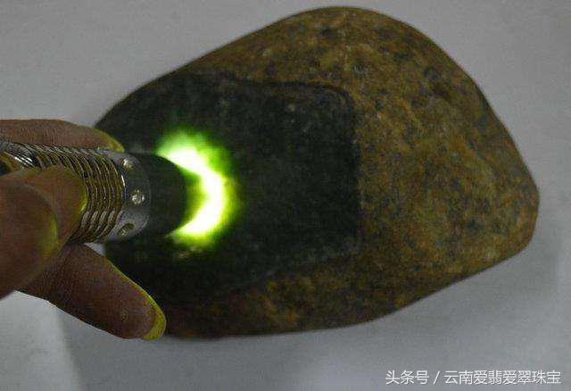 冰种翡翠现在什么价位,高冰种手镯料翡翠原石-第8张图片-翡翠网 冰种翡翠现在什么价位,高冰种手镯料翡翠原石-第8张图片-翡翠网