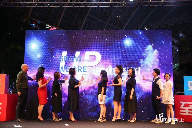 陈瑞麟珠宝设计师,rotass珠宝设计-第15张图片-翡翠网 陈瑞麟珠宝设计师,rotass珠宝设计-第15张图片-翡翠网