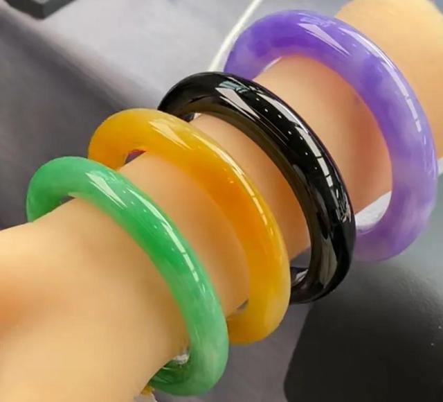 包含玻璃种翡翠手镯小圈口的词条-第1张图片-翡翠网 包含玻璃种翡翠手镯小圈口的词条-第1张图片-翡翠网