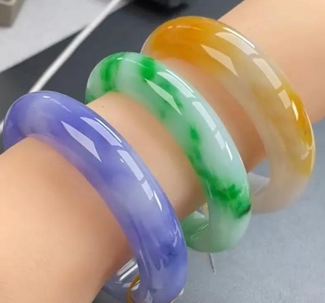 包含玻璃种翡翠手镯小圈口的词条-第25张图片-翡翠网 包含玻璃种翡翠手镯小圈口的词条-第25张图片-翡翠网