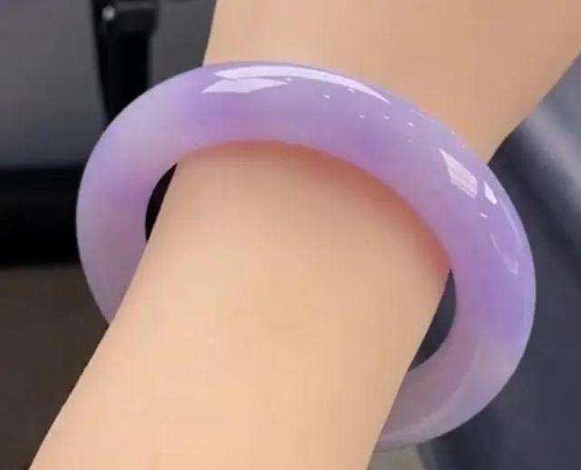 包含玻璃种翡翠手镯小圈口的词条-第42张图片-翡翠网 包含玻璃种翡翠手镯小圈口的词条-第42张图片-翡翠网