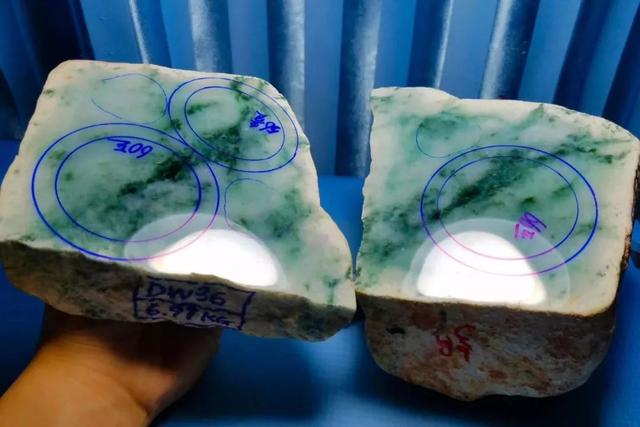 蓝绿色翡翠值钱吗,蓝绿翡翠原石图片-第2张图片-翡翠网 蓝绿色翡翠值钱吗,蓝绿翡翠原石图片-第2张图片-翡翠网