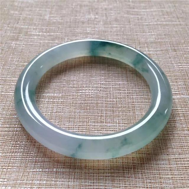 蓝绿色翡翠值钱吗,蓝绿翡翠原石图片-第7张图片-翡翠网 蓝绿色翡翠值钱吗,蓝绿翡翠原石图片-第7张图片-翡翠网