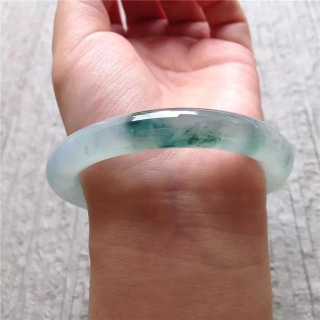 蓝绿色翡翠值钱吗,蓝绿翡翠原石图片-第8张图片-翡翠网 蓝绿色翡翠值钱吗,蓝绿翡翠原石图片-第8张图片-翡翠网