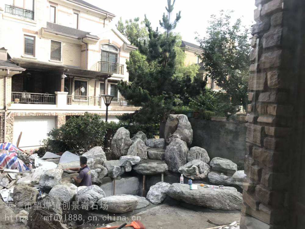 翡翠原石假山制作,翡翠原石做成带皮-第2张图片-翡翠网 翡翠原石假山制作,翡翠原石做成带皮-第2张图片-翡翠网