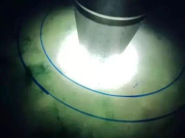 鱼缸里放玉石之类的东西好吗翡翠原石可以放鱼缸-第3张图片-翡翠网 鱼缸里放玉石之类的东西好吗翡翠原石可以放鱼缸-第3张图片-翡翠网