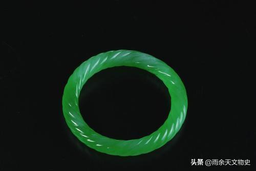 冰糯种翡翠原石玉石的简单介绍-第37张图片-翡翠网 冰糯种翡翠原石玉石的简单介绍-第37张图片-翡翠网