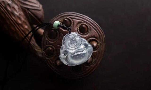 好看的银手镯,翡翠冷知识对照表-第3张图片-翡翠网 好看的银手镯,翡翠冷知识对照表-第3张图片-翡翠网