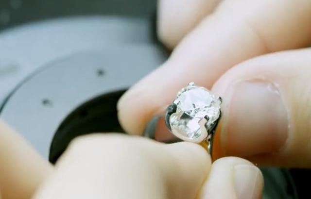 买了个黄金手镯没开发票翡翠手镯国检证书在哪里找-第9张图片-翡翠网 买了个黄金手镯没开发票翡翠手镯国检证书在哪里找-第9张图片-翡翠网