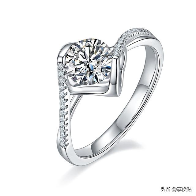 莫桑钻多少钱一个莫桑钻戒指-第1张图片-翡翠网 莫桑钻多少钱一个莫桑钻戒指-第1张图片-翡翠网