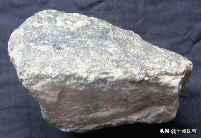 细白皮翡翠毛料赌石知识图片翡翠假皮壳知识-第5张图片-翡翠网 细白皮翡翠毛料赌石知识图片翡翠假皮壳知识-第5张图片-翡翠网