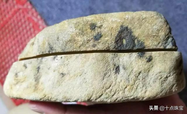 细白皮翡翠毛料赌石知识图片翡翠假皮壳知识-第11张图片-翡翠网 细白皮翡翠毛料赌石知识图片翡翠假皮壳知识-第11张图片-翡翠网