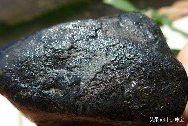 细白皮翡翠毛料赌石知识图片翡翠假皮壳知识-第19张图片-翡翠网 细白皮翡翠毛料赌石知识图片翡翠假皮壳知识-第19张图片-翡翠网