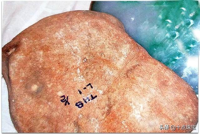 细白皮翡翠毛料赌石知识图片翡翠假皮壳知识-第20张图片-翡翠网 细白皮翡翠毛料赌石知识图片翡翠假皮壳知识-第20张图片-翡翠网