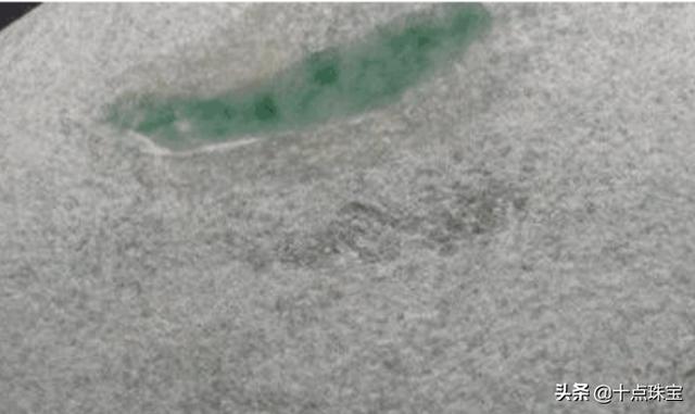 细白皮翡翠毛料赌石知识图片翡翠假皮壳知识-第27张图片-翡翠网 细白皮翡翠毛料赌石知识图片翡翠假皮壳知识-第27张图片-翡翠网