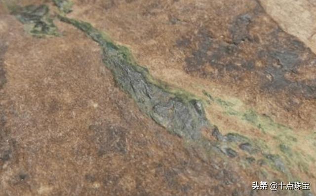 细白皮翡翠毛料赌石知识图片翡翠假皮壳知识-第28张图片-翡翠网 细白皮翡翠毛料赌石知识图片翡翠假皮壳知识-第28张图片-翡翠网