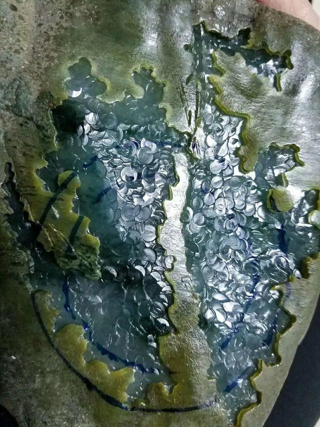 南齐翡翠原石挑战,南齐翡翠原石切开-第2张图片-翡翠网 南齐翡翠原石挑战,南齐翡翠原石切开-第2张图片-翡翠网