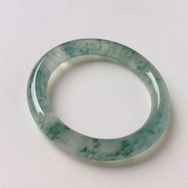 南齐翡翠原石挑战,南齐翡翠原石切开-第7张图片-翡翠网 南齐翡翠原石挑战,南齐翡翠原石切开-第7张图片-翡翠网