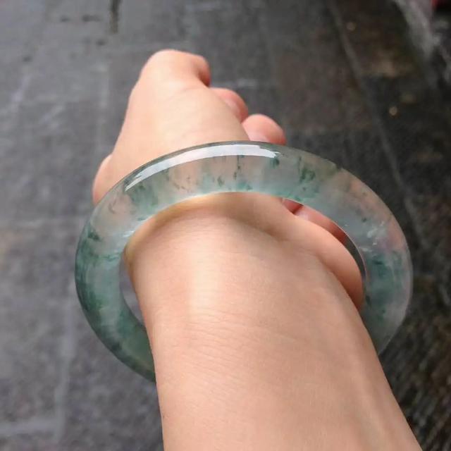 南齐翡翠原石挑战,南齐翡翠原石切开-第8张图片-翡翠网 南齐翡翠原石挑战,南齐翡翠原石切开-第8张图片-翡翠网