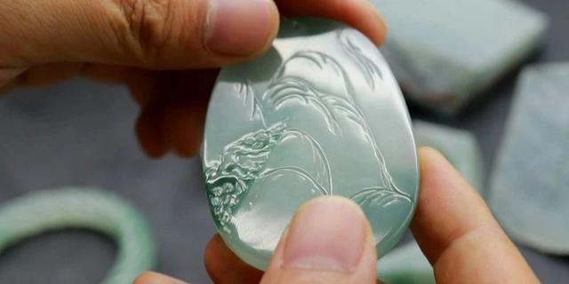 翡翠原石怎么打造成手镯的翡翠原石做手镯-第17张图片-翡翠网 翡翠原石怎么打造成手镯的翡翠原石做手镯-第17张图片-翡翠网