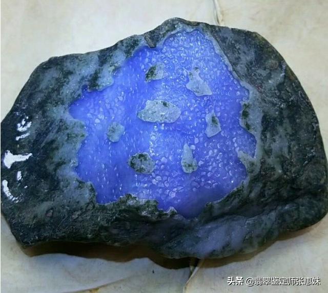 翡翠原石赌石场翡翠原石赌石技巧知识-第1张图片-翡翠网 翡翠原石赌石场翡翠原石赌石技巧知识-第1张图片-翡翠网