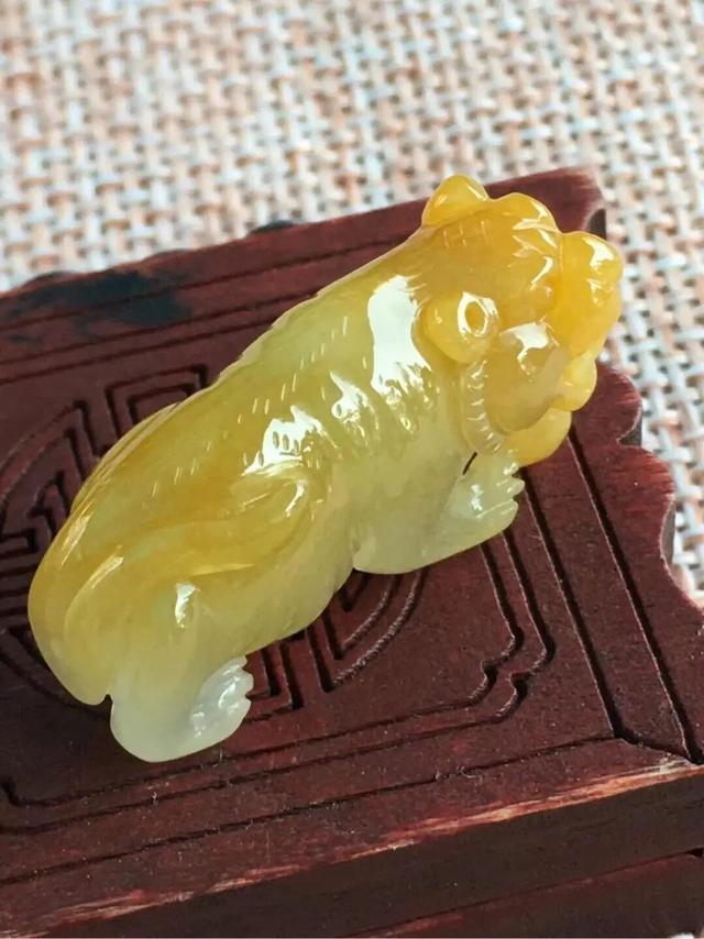 翡翠虎价格的简单介绍-第7张图片-翡翠网 翡翠虎价格的简单介绍-第7张图片-翡翠网