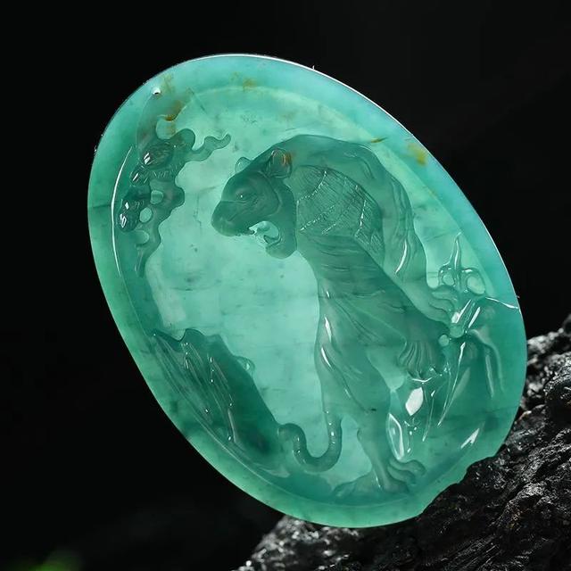 翡翠虎价格的简单介绍-第9张图片-翡翠网 翡翠虎价格的简单介绍-第9张图片-翡翠网