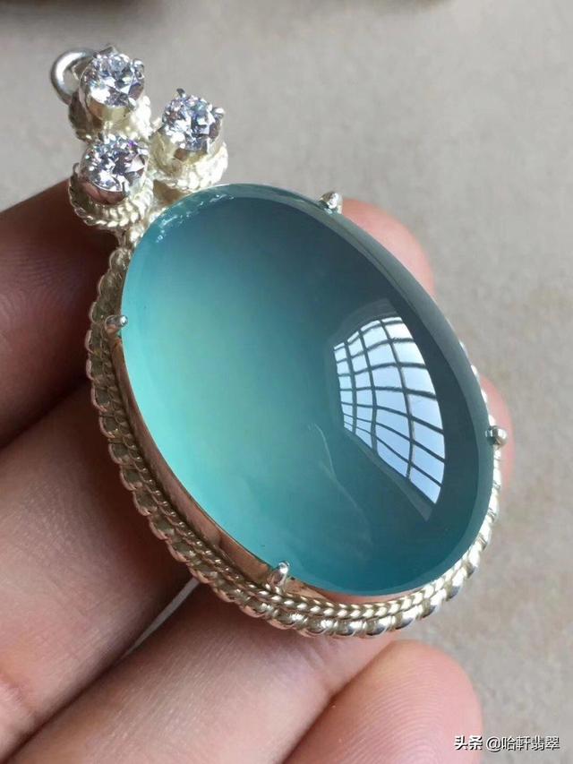 为什么油青的翡翠手镯便宜冰种油青翡翠价格-第5张图片-翡翠网