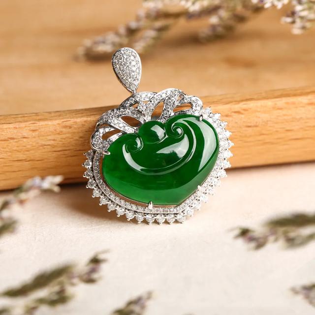 关于翡翠原石的知识大全翡翠鉴定方法小知识-第1张图片-翡翠网 关于翡翠原石的知识大全翡翠鉴定方法小知识-第1张图片-翡翠网