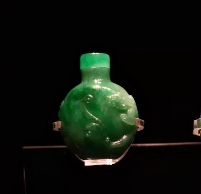 清代翡翠鼻烟壶价格,清代翡翠鼻烟壶价格多少-第13张图片-翡翠网 清代翡翠鼻烟壶价格,清代翡翠鼻烟壶价格多少-第13张图片-翡翠网