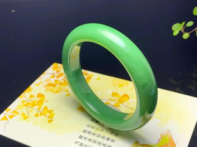 59mm翡翠手镯图片翡翠手镯有裂纹怎么办-第5张图片-翡翠网 59mm翡翠手镯图片翡翠手镯有裂纹怎么办-第5张图片-翡翠网