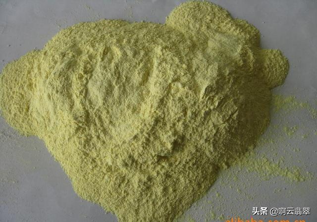 翡翠原石上色冒充老油皮,莫湾基黑乌沙油皮-第3张图片-翡翠网 翡翠原石上色冒充老油皮,莫湾基黑乌沙油皮-第3张图片-翡翠网