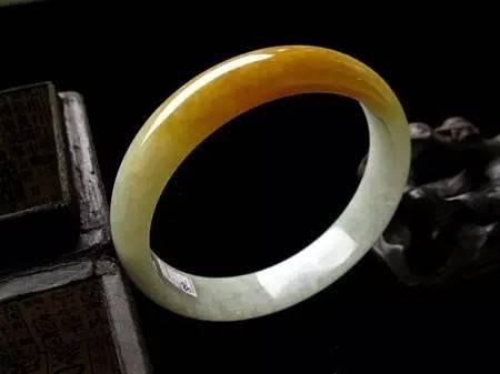 翡翠的硬知识大全和田玉硬还是翡翠硬-第3张图片-翡翠网 翡翠的硬知识大全和田玉硬还是翡翠硬-第3张图片-翡翠网