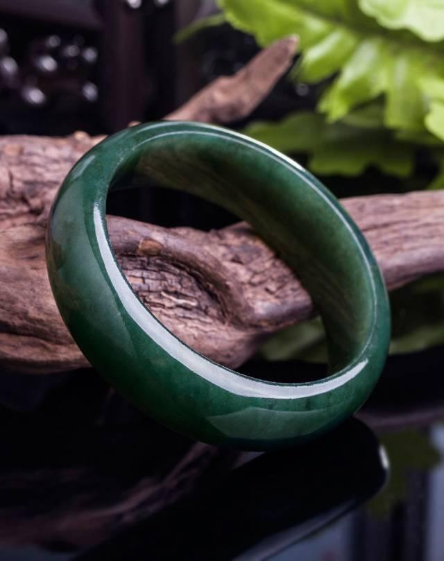 翡翠的硬知识大全和田玉硬还是翡翠硬-第4张图片-翡翠网 翡翠的硬知识大全和田玉硬还是翡翠硬-第4张图片-翡翠网