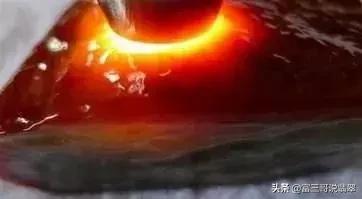 翡翠原石赌石讲解视频翡翠原石加工翡翠赌石怎么样-第2张图片-翡翠网 翡翠原石赌石讲解视频翡翠原石加工翡翠赌石怎么样-第2张图片-翡翠网