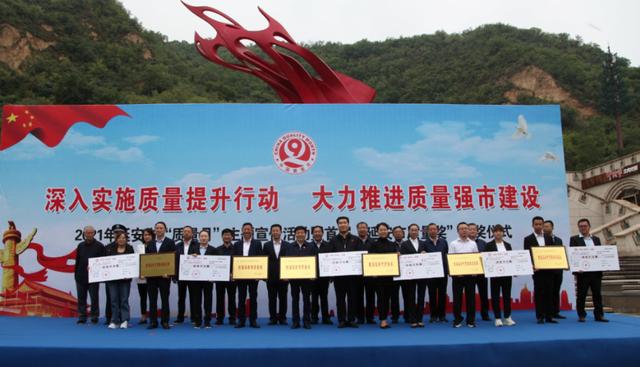 延安春晚翡翠知识翡翠原石包浆皮知识-第4张图片-翡翠网 延安春晚翡翠知识翡翠原石包浆皮知识-第4张图片-翡翠网